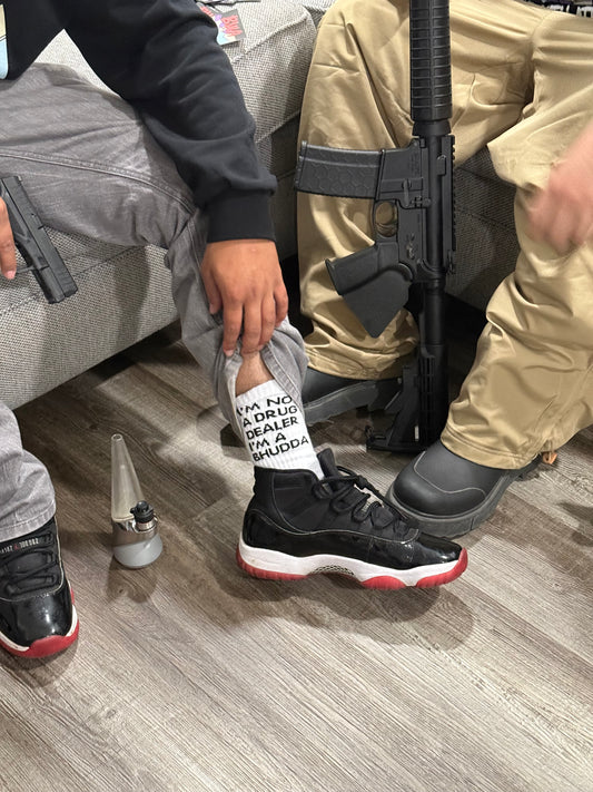 IM NOT A DRUG DEALER SOCKS